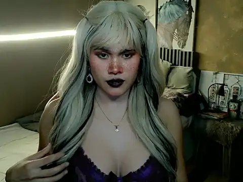 YllanaAltheaXxX online show from May 10, 2026, 7:41 pm