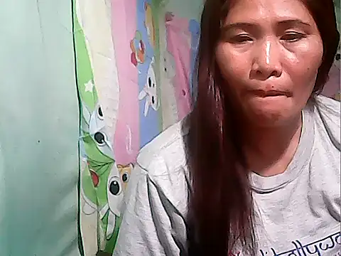 Snapshot of Juicy_69xx chatting on October 31, 2025, 11:28 pm Juicy 69xx online show from October 31, 2025, 11:28 pm