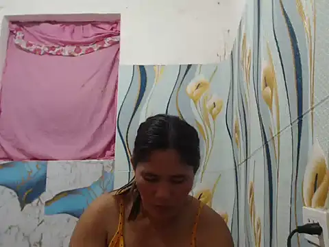 Snapshot of Juicy_69xx chatting on July 13, 2026, 11:57 am Juicy 69xx online show from July 13, 2026, 11:57 am