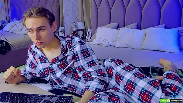 WilliamDyson online show from September 30, 2025, 8:08 am