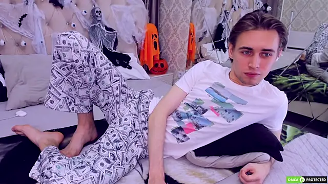 WilliamDyson online show from October 27, 2025, 3:32 am