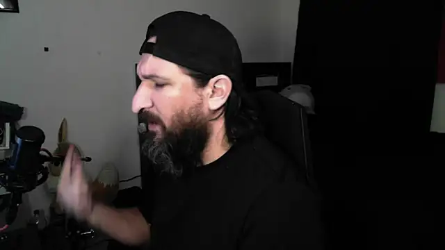 Snapshot of DevilPup75_ chatting on May 18, 2026, 7:47 am DevilPup75 online show from May 18, 2026, 7:47 am