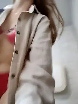 Tiiana online show from January 7, 2026, 5:37 pm