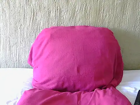 SweetestPearlx online show from November 25, 2025, 10:26 am