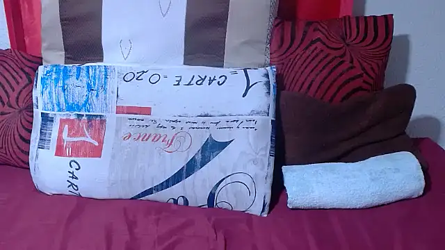 QueenRomaxx1 online show from March 12, 2026, 4:46 pm