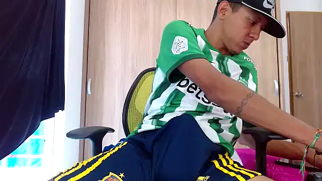 skinny23cm online show from January 31, 2025, 2:28 pm