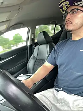 Dwizzlerperizzlee online show from April 14, 2026, 2:56 pm