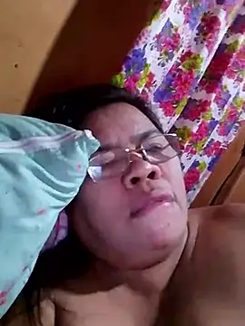 Snapshot of Huge_mama69 chatting on October 25, 2025, 9:31 pm Huge mama69 online show from October 25, 2025, 9:31 pm