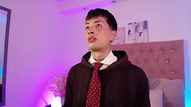 OzorioDany online show from December 17, 2025, 4:29 am