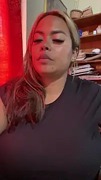 Snapshot of EmilyDuran_ chatting on May 22, 2026, 12:22 pm EmilyDuran online show from May 22, 2026, 12:22 pm