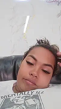 Snapshot of EmilyDuran_ chatting on July 8, 2026, 1:59 pm EmilyDuran online show from July 8, 2026, 1:59 pm