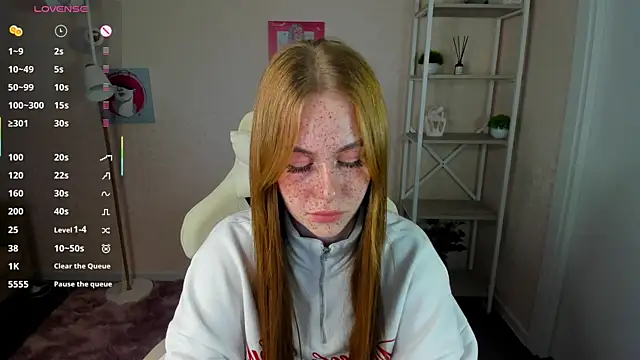 Snapshot of Roxy_Sunnny chatting on October 5, 2025, 9:18 am Roxy Sunnny online show from October 5, 2025, 9:18 am