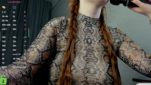 Snapshot of Roxy_Sunnny chatting on October 14, 2025, 9:21 am Roxy Sunnny online show from October 14, 2025, 9:21 am