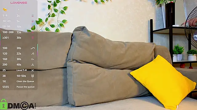 Snapshot of Roxy_Sunnny chatting on October 31, 2025, 9:32 am Roxy Sunnny online show from October 31, 2025, 9:32 am