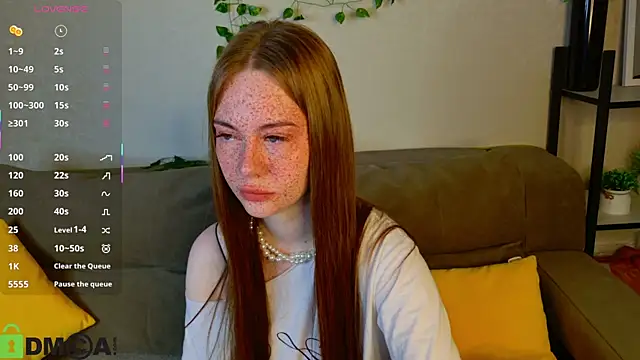 Snapshot of Roxy_Sunnny chatting on November 4, 2025, 9:19 am Roxy Sunnny online show from November 4, 2025, 9:19 am