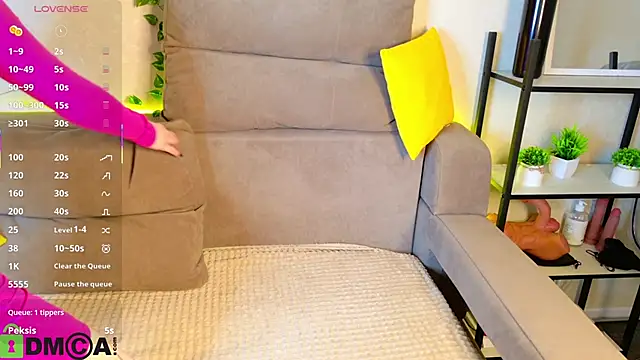 Snapshot of Roxy_Sunnny chatting on November 20, 2025, 9:20 am Roxy Sunnny online show from November 20, 2025, 9:20 am