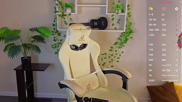 Snapshot of Roxy_Sunnny chatting on December 16, 2025, 9:25 am Roxy Sunnny online show from December 16, 2025, 9:25 am