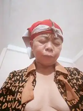 VangLe73 online show from November 15, 2025, 2:46 pm