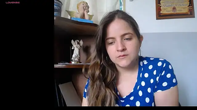 Pregnant Kloe online show from April 12, 2026, 3:28 pm