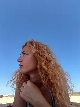 Reddgiirl online show from June 18, 2026, 9:14 am