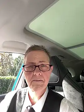 Snapshot of Curvy-Jinx chatting on September 10, 2025, 8:47 am Curvy-Jinx online show from September 10, 2025, 8:47 am