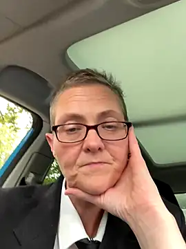 Snapshot of Curvy-Jinx chatting on September 18, 2025, 12:18 pm Curvy-Jinx online show from September 18, 2025, 12:18 pm