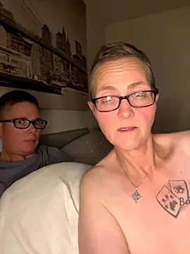 Snapshot of Curvy-Jinx chatting on September 23, 2025, 9:18 pm Curvy-Jinx online show from September 23, 2025, 9:18 pm