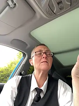 Snapshot of Curvy-Jinx chatting on September 26, 2025, 9:46 am Curvy-Jinx online show from September 26, 2025, 9:46 am