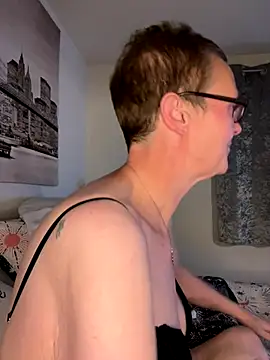 Snapshot of Curvy-Jinx chatting on September 27, 2025, 8:25 pm Curvy-Jinx online show from September 27, 2025, 8:25 pm