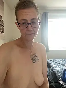 Snapshot of Curvy-Jinx chatting on September 29, 2025, 7:46 am Curvy-Jinx online show from September 29, 2025, 7:46 am