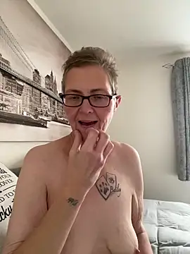 Snapshot of Curvy-Jinx chatting on October 16, 2025, 7:31 am Curvy-Jinx online show from October 16, 2025, 7:31 am