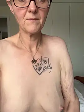 Snapshot of Curvy-Jinx chatting on October 20, 2025, 7:31 am Curvy-Jinx online show from October 20, 2025, 7:31 am