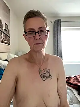 Snapshot of Curvy-Jinx chatting on October 24, 2025, 7:49 am Curvy-Jinx online show from October 24, 2025, 7:49 am