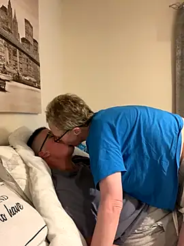 Snapshot of Curvy-Jinx chatting on October 25, 2025, 7:30 pm Curvy-Jinx online show from October 25, 2025, 7:30 pm