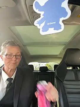 Snapshot of Curvy-Jinx chatting on November 13, 2025, 1:10 pm Curvy-Jinx online show from November 13, 2025, 1:10 pm