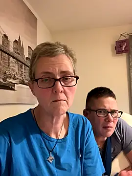 Snapshot of Curvy-Jinx chatting on November 25, 2025, 8:42 pm Curvy-Jinx online show from November 25, 2025, 8:42 pm