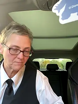 Snapshot of Curvy-Jinx chatting on November 28, 2025, 11:02 am Curvy-Jinx online show from November 28, 2025, 11:02 am