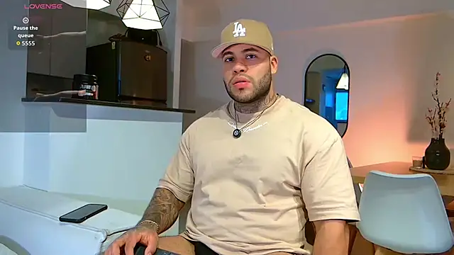 Snapshot of Michael_Salens chatting on October 17, 2025, 10:12 pm Michael Salens online show from October 17, 2025, 10:12 pm