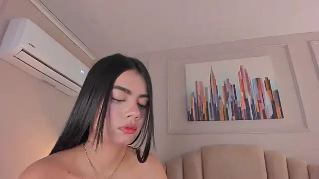 Snapshot of mia_kisses2 chatting on August 5, 2026, 4:37 am mia kisses2 online show from August 5, 2026, 4:37 am