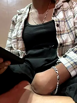 sakshi5533 online show from October 9, 2025, 4:38 pm