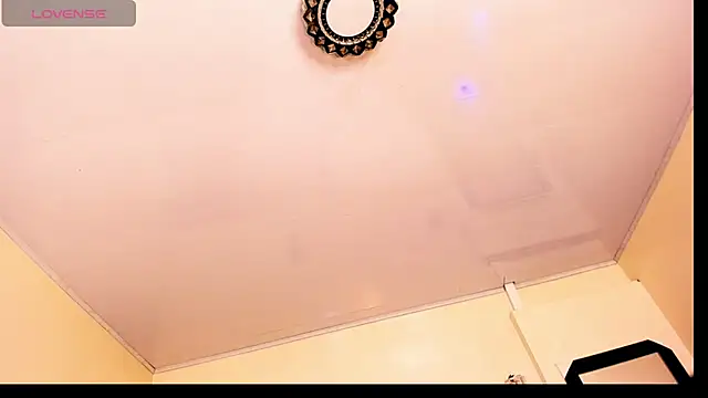 Rossedewitt  online show from December 15, 2025, 11:14 am