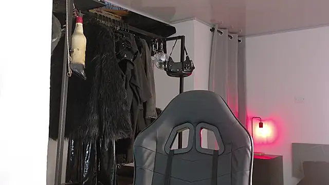 Angelabl0odborne online show from September 25, 2025, 10:57 pm