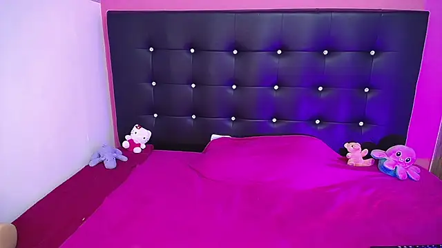 Snapshot of molly_curvyhot chatting on February 10, 2026, 4:44 pm molly curvyhot online show from February 10, 2026, 4:44 pm