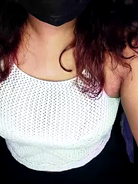 Snapshot of darling_devil chatting on November 26, 2025, 5:47 pm darling devil online show from November 26, 2025, 5:47 pm