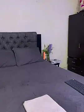 vincentjaxon online show from September 29, 2025, 12:21 pm