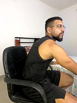 vincentjaxon online show from November 18, 2025, 11:58 am