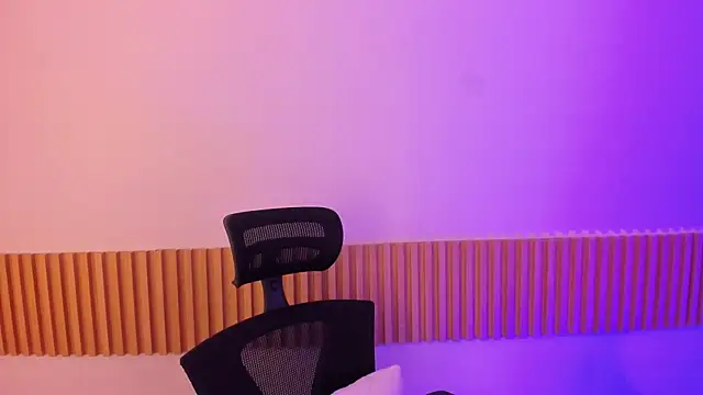 OliviaSweett online show from October 12, 2025, 7:13 pm