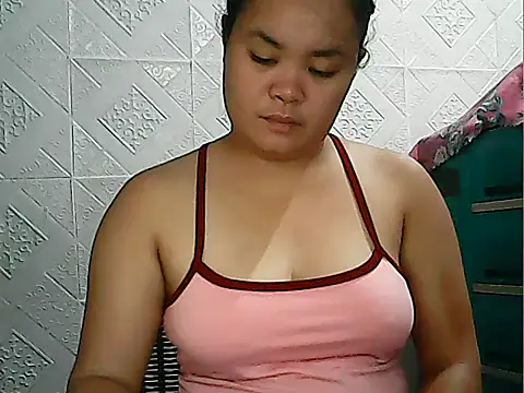 CreamyPussy4uxx online show from May 5, 2026, 2:03 pm