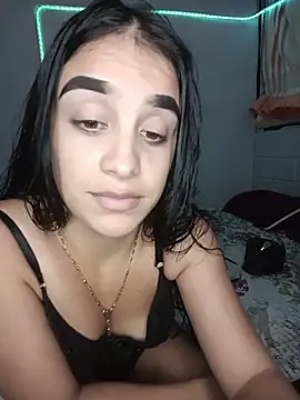Snapshot of Bigtiti01 chatting on August 3, 2026, 10:35 pm Bigtiti01 online show from August 3, 2026, 10:35 pm