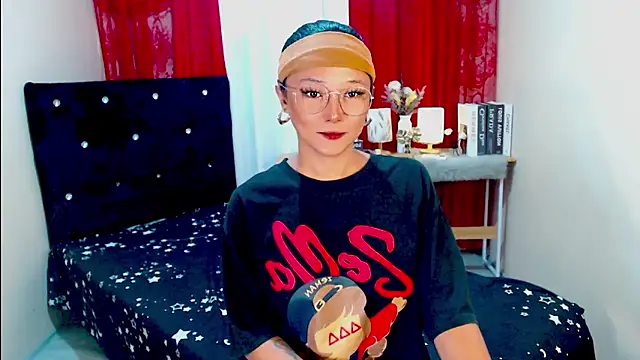 fantasticsophia69 online show from January 11, 2026, 7:24 am